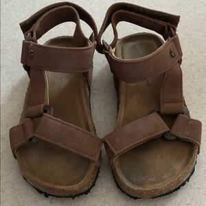 Brown Toddler size 11 girls Sandals Lucky 🍀 brand